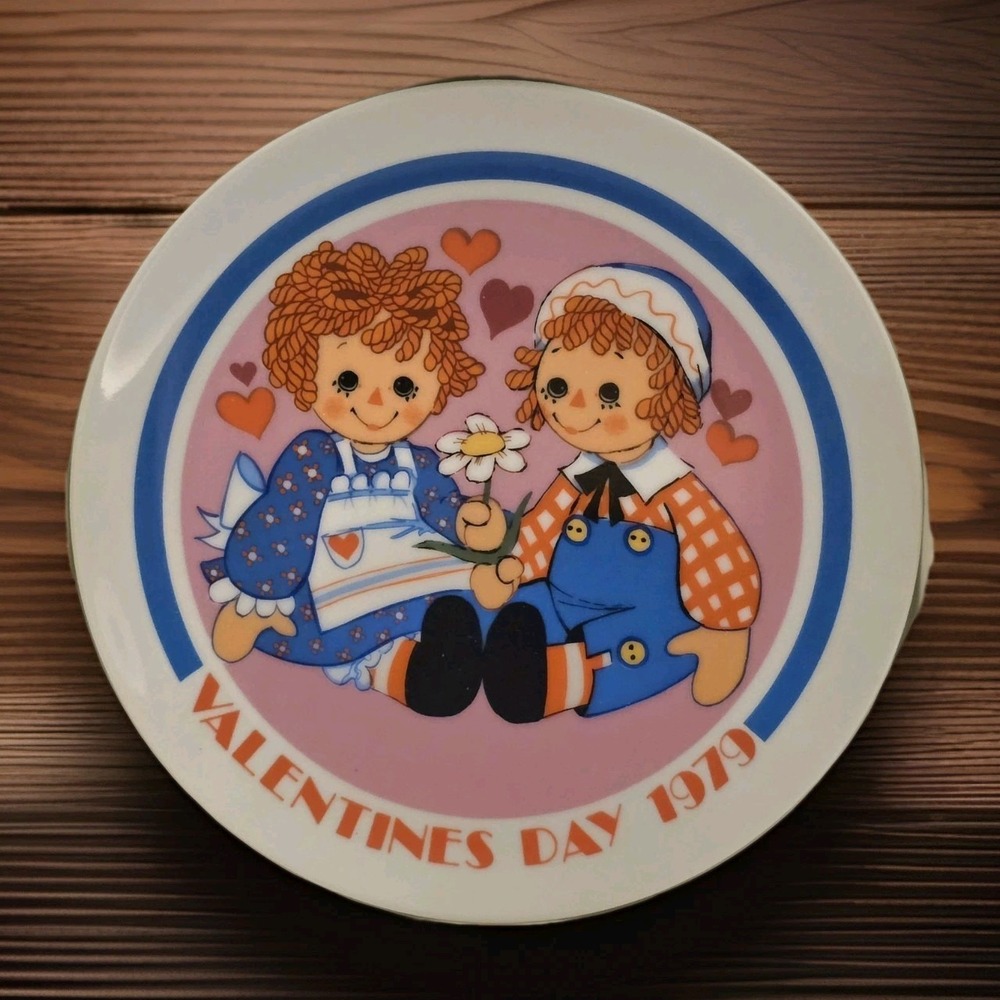 Raggedy Ann & Andy 1979 VALENTINE DAY Plate Limited Edition Schmid  7 5/8" W/BOX